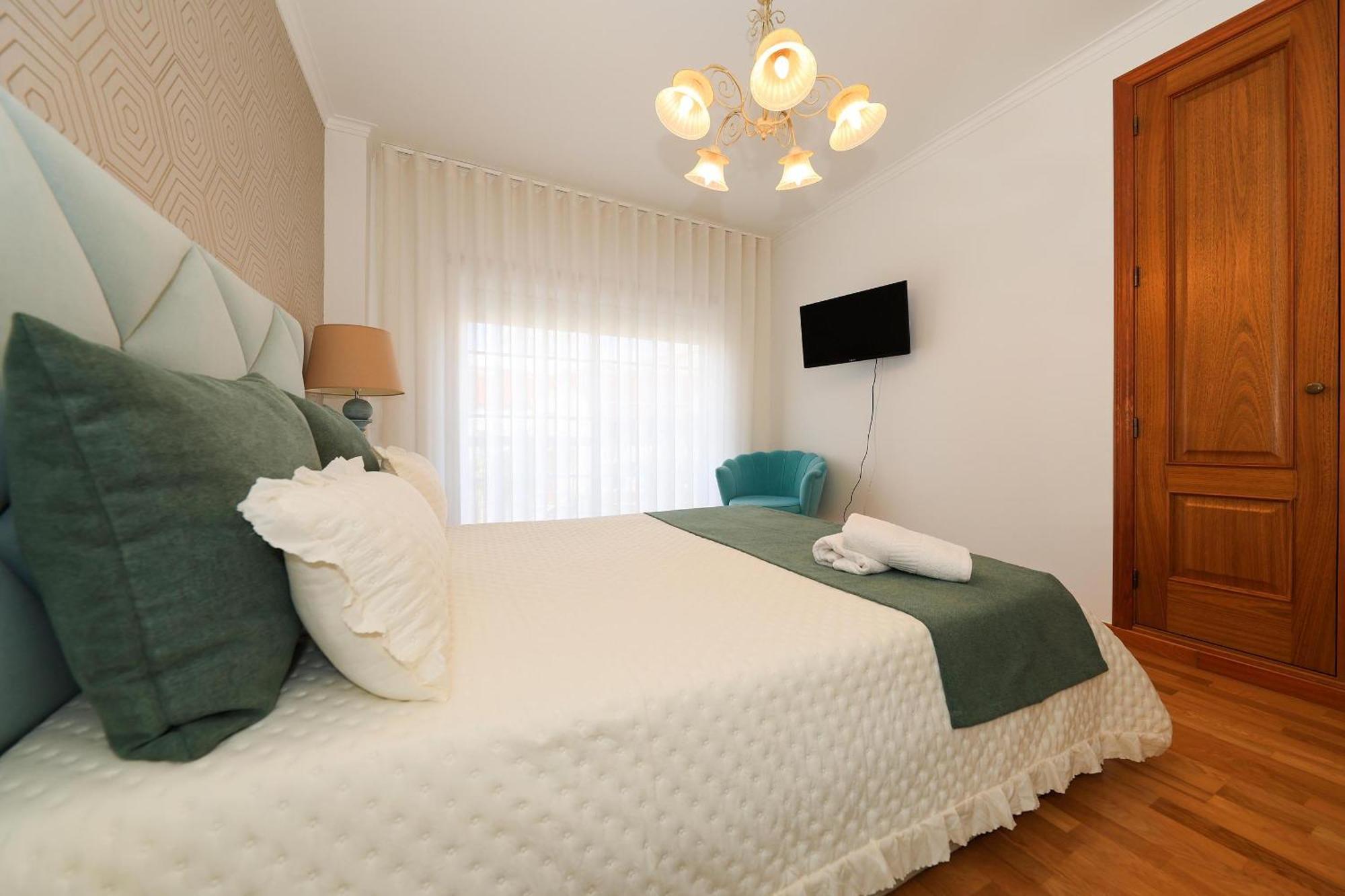 Moradia Chicharro Hotel Nazare Bagian luar foto