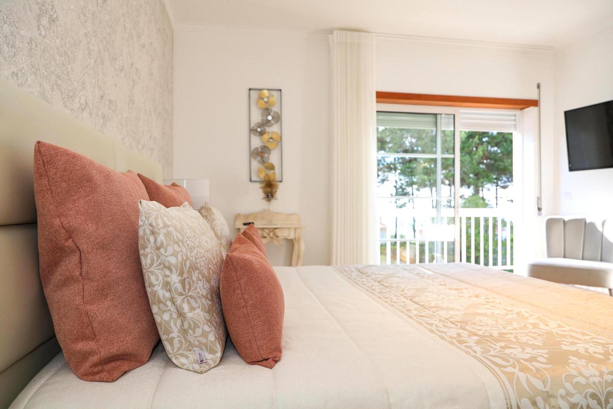 Moradia Chicharro Hotel Nazare Bagian luar foto