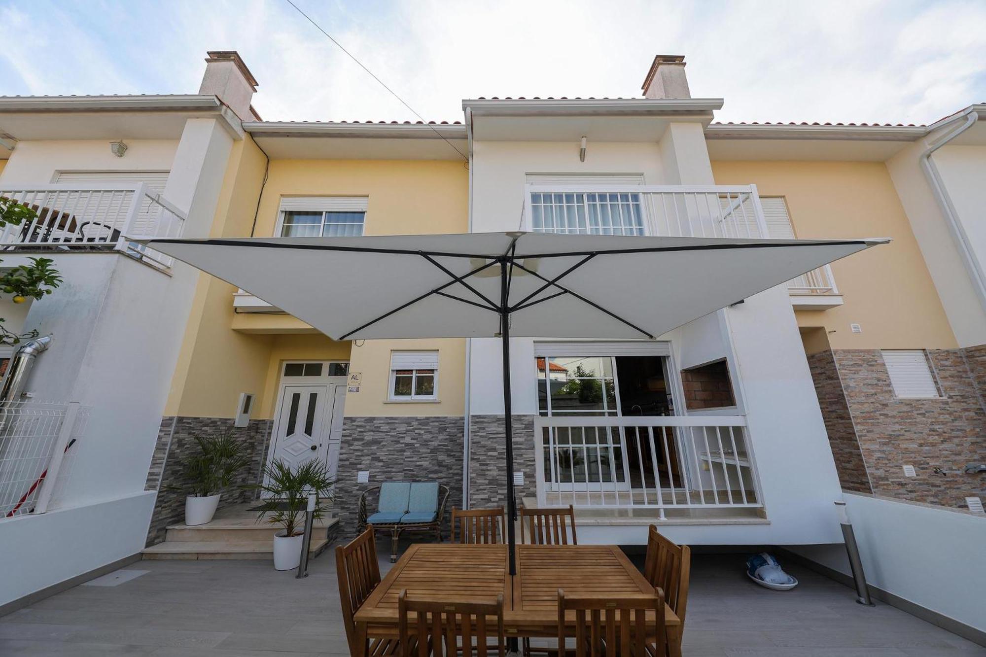 Moradia Chicharro Hotel Nazare Bagian luar foto
