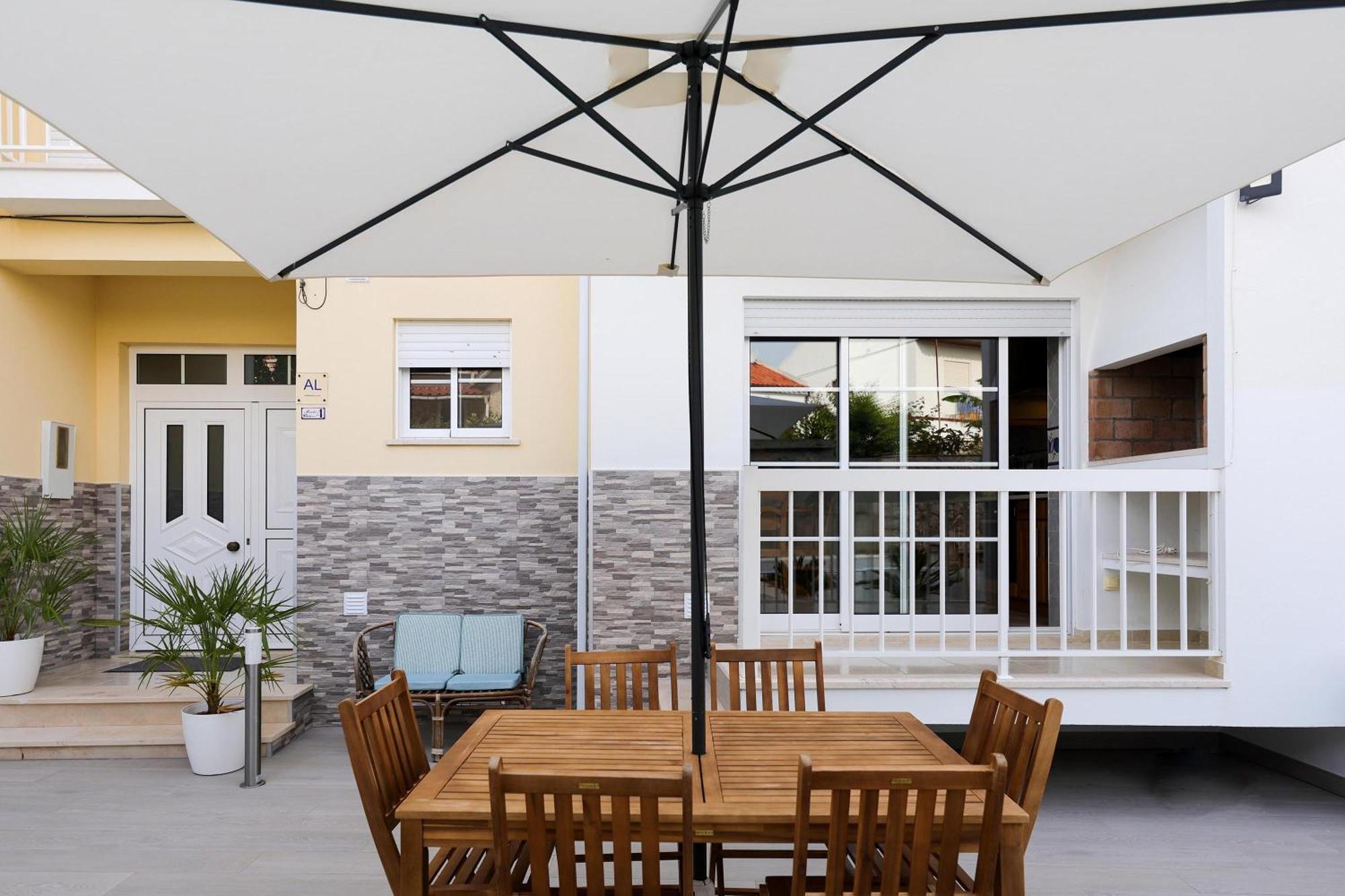Moradia Chicharro Hotel Nazare Bagian luar foto