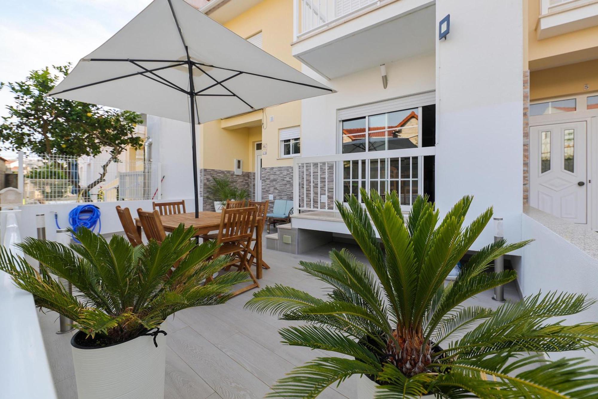 Moradia Chicharro Hotel Nazare Bagian luar foto