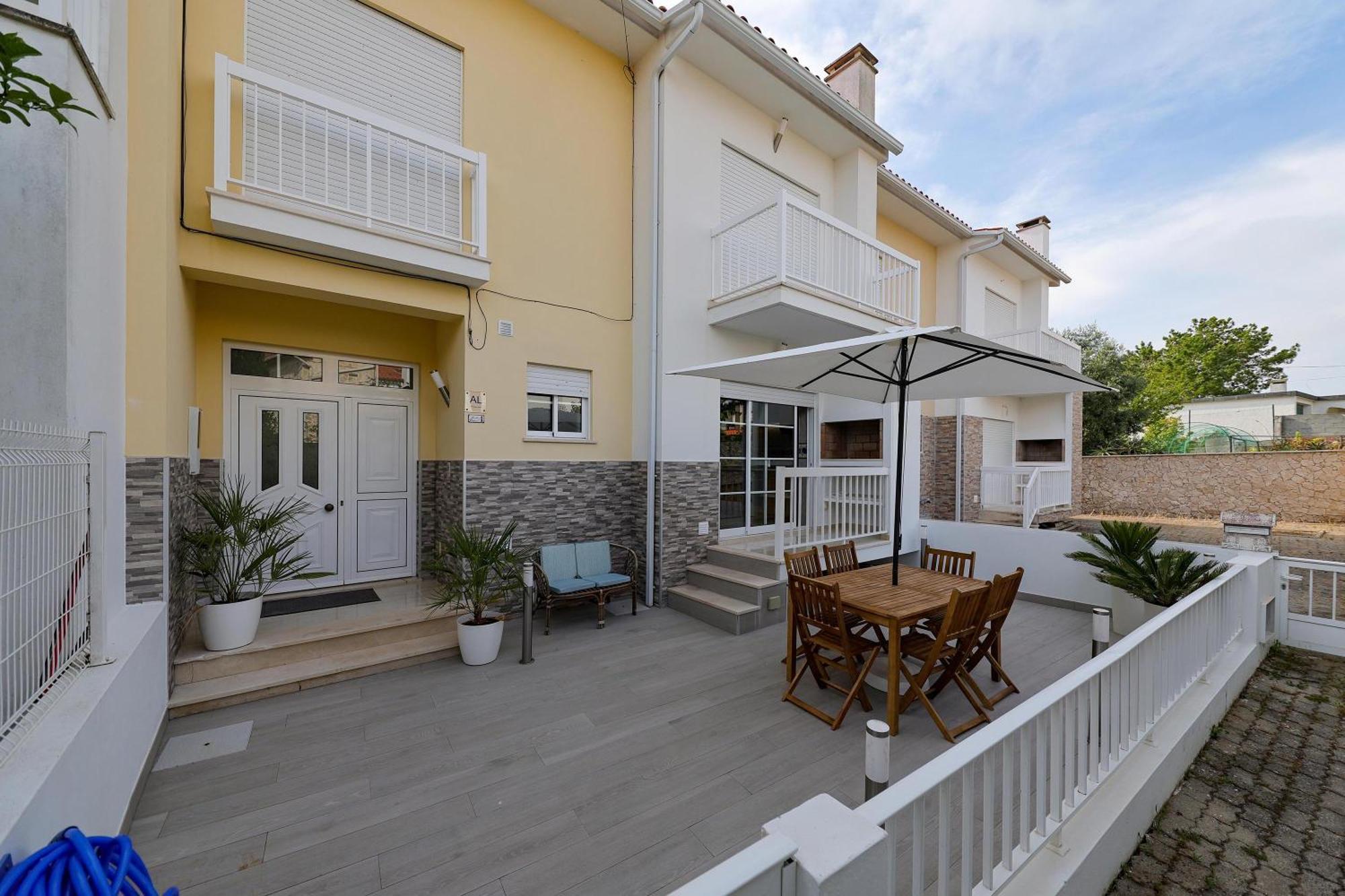 Moradia Chicharro Hotel Nazare Bagian luar foto